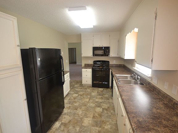 3rd image of 125 Stoney Cove Pl