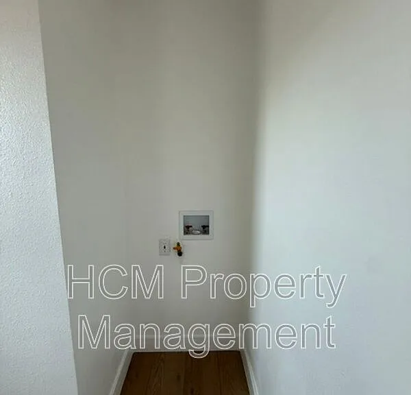 1044 Cedar Ave #1050 — Photo 18