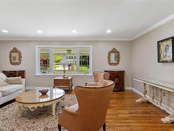 5th image of 7720 W Parkside Dr
