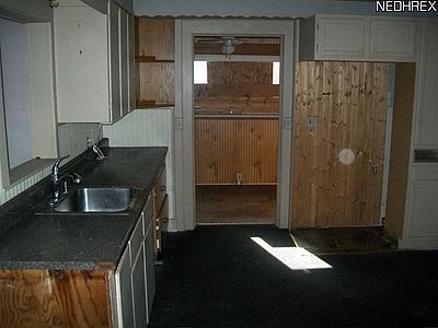 2nd image of 807 Paige Ave NE