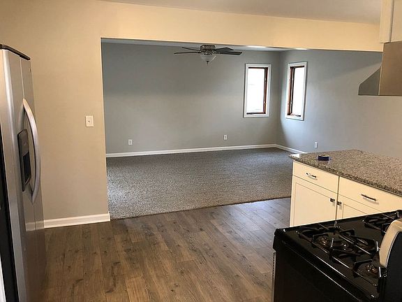 5th image of 448 Karen Dr