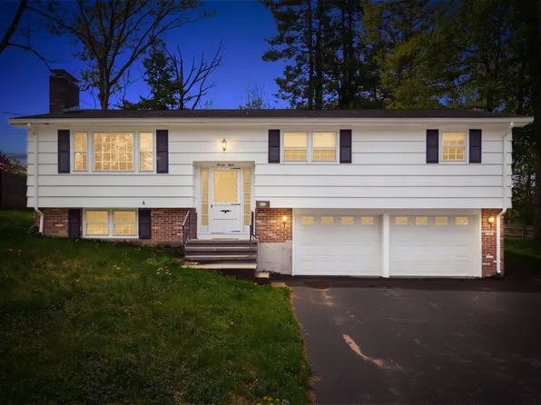28 Mayflower Cir, Leicester, MA 01524