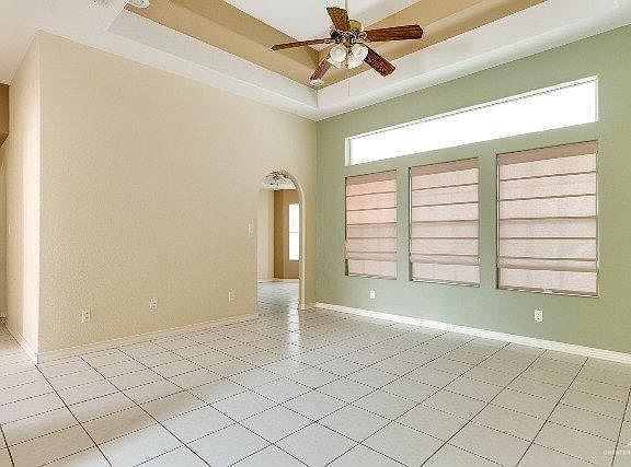 4th image of 845 Shannon Ave