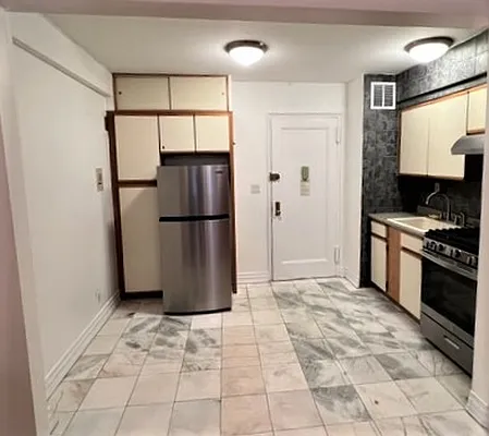 Sold by Dom Realty | media 5