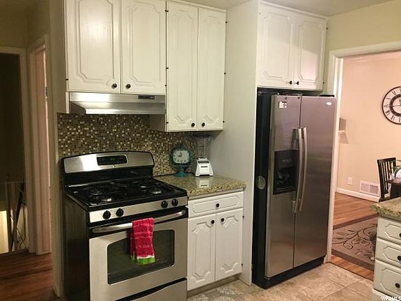 3rd image of 1628 E Fuller Dr