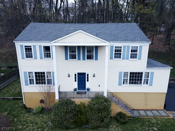 27 Ash Ln, Randolph Twp., NJ 07869