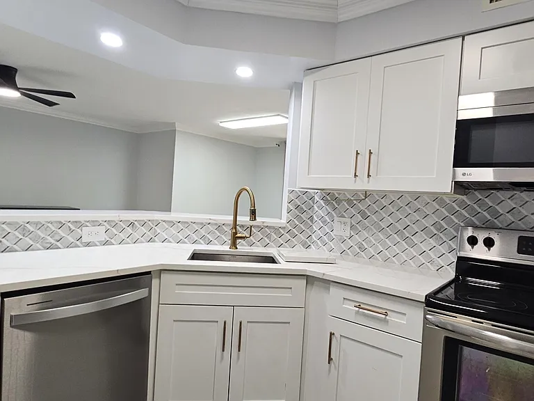 400 Scotia Dr #203 — Photo 49