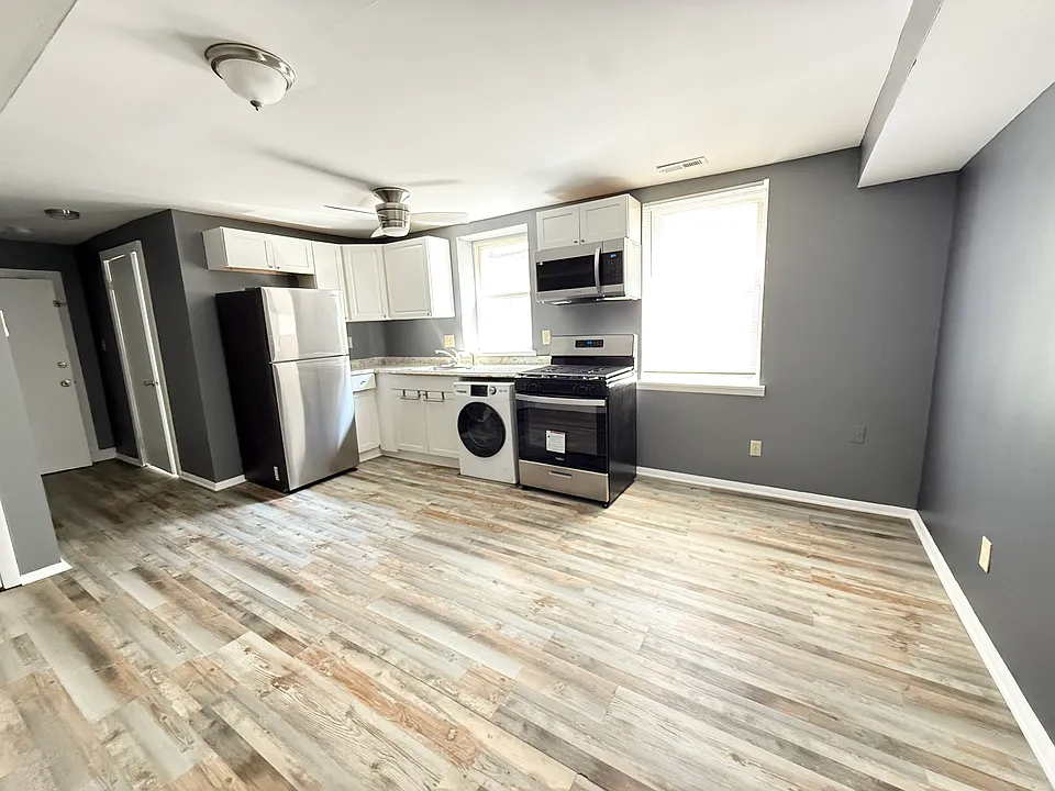 17 E Centre St #4