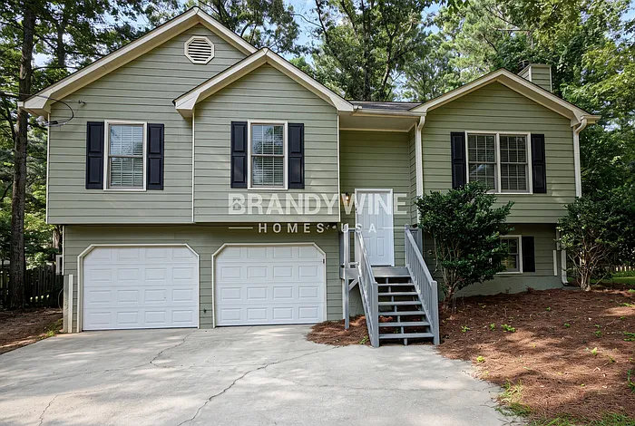 4 bed, 2.0 bath, 1579 sqft, $1,975 — Photo 2