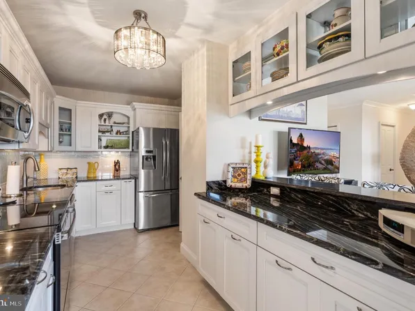 5500 Holmes Run Pkwy APT 1110, Alexandria, VA 22304