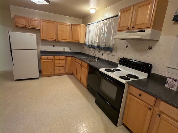 5th image of 17 Tompkins St #2