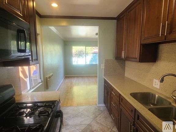 4th image of 655 N Oakland Ave APT 2