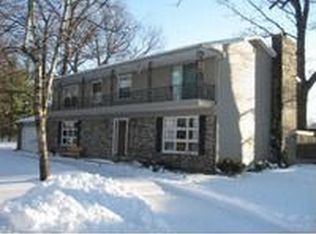 435 Oak Grove Dr, Chesaning, MI 48616