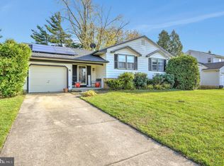 10 Candlestick Rd, Laurel Springs, NJ 08021