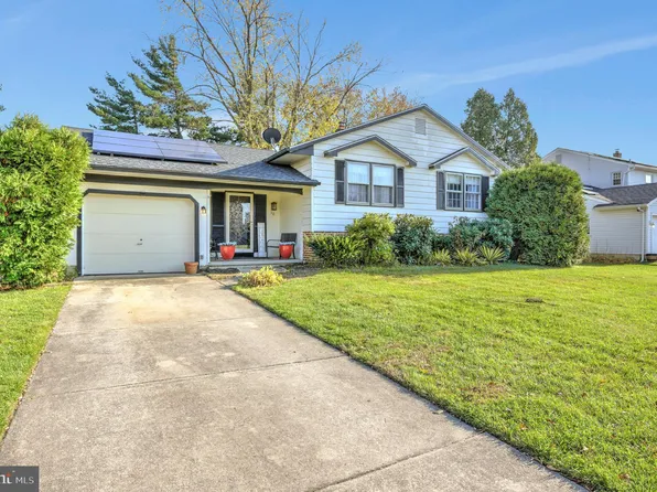 10 Candlestick Rd, Laurel Springs, NJ 08021