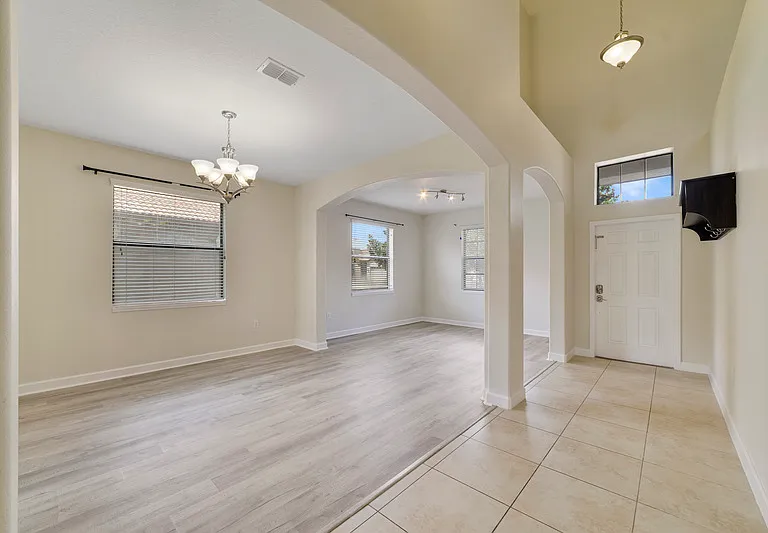 1315 Moss Creek Ln — Photo 4
