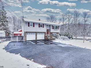 418 Ridge Rd, West Milford, NJ 07480