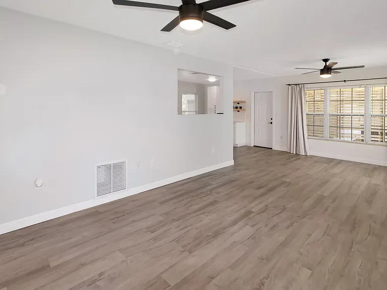 1311 E Gate Dr — Photo 10