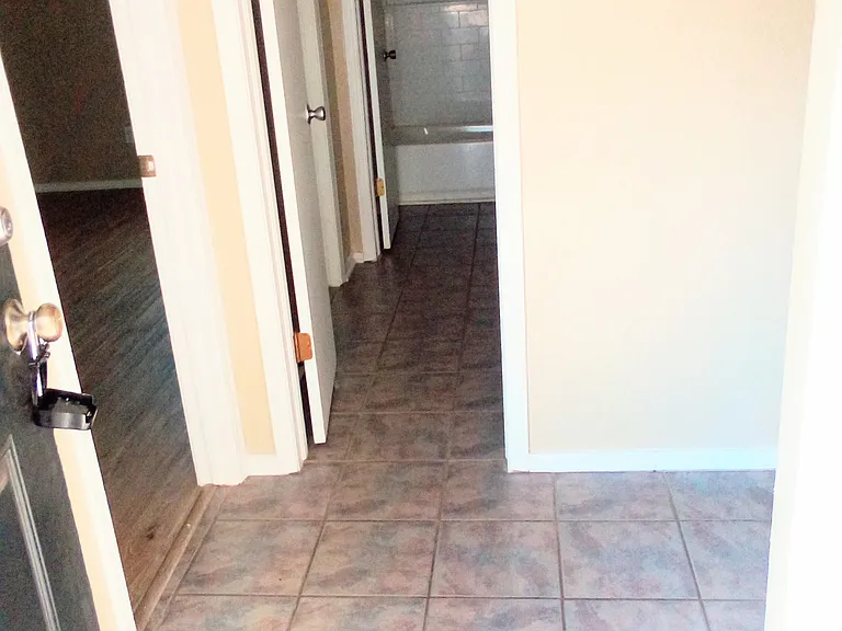 8744 N Rockwell Dr — Photo 26
