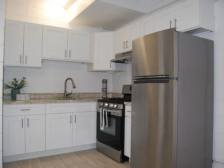 815 Washington St — Photo 43