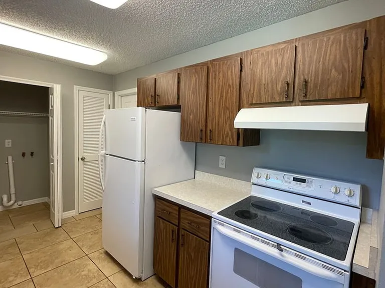 406 & 408 N Clayton St — Photo 9
