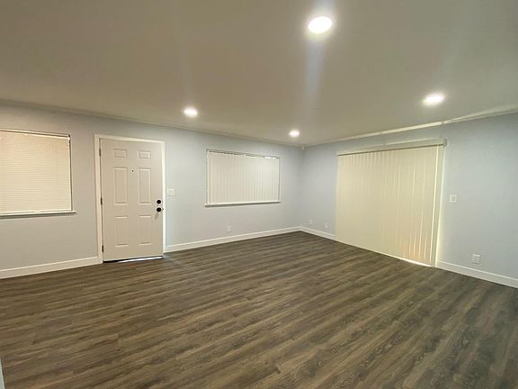 3rd image of 4716 Greenholme Dr APT 1