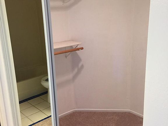 Master Bedroom Walking Closet