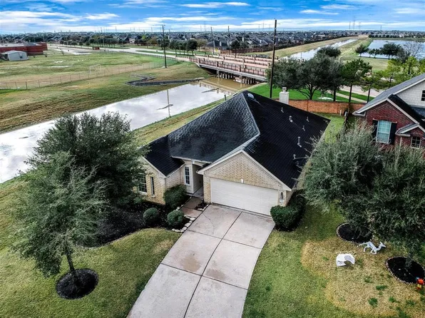 7518 Cove Royale Ln, Richmond, TX 77407