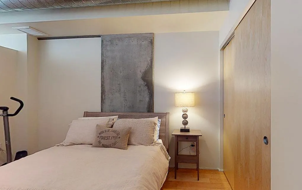 1100 S Hope St — Photo 3