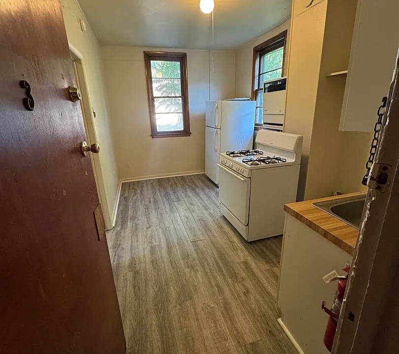254 W Elm St