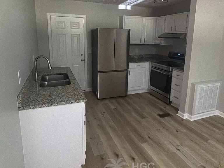 334 Church St — Photo 8