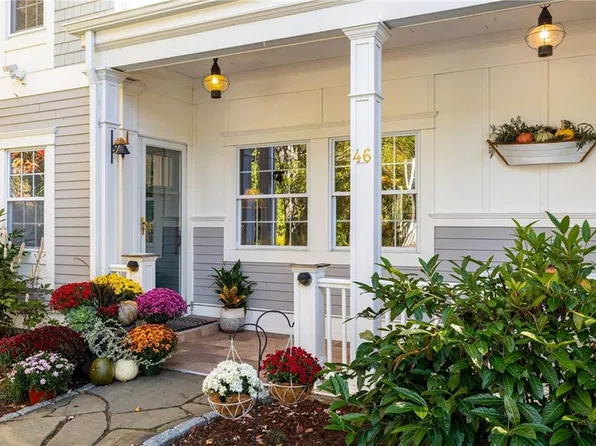 46 Channing Rd, Narragansett, RI 02882