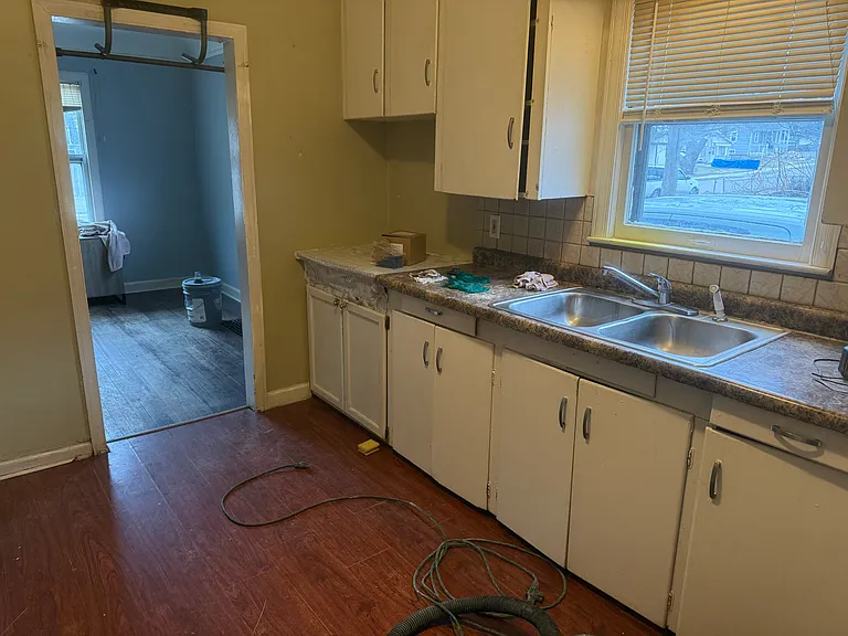 1004 Lakeview St — Photo 9