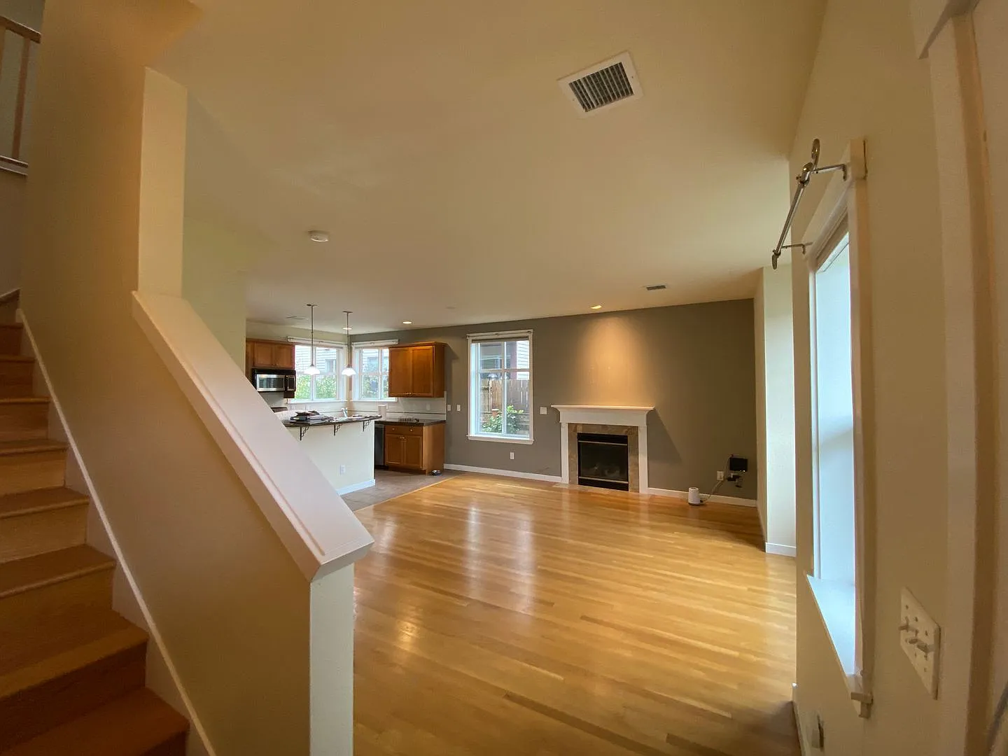 Fetching Newer Townhome in Trendy Wallingford Neighborhood! — Photo 3