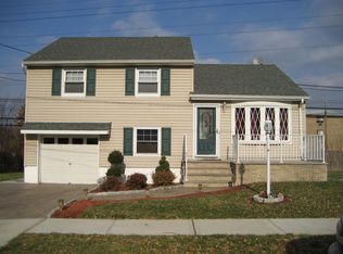 8 Carolyn Rd, Belleville, NJ 07109