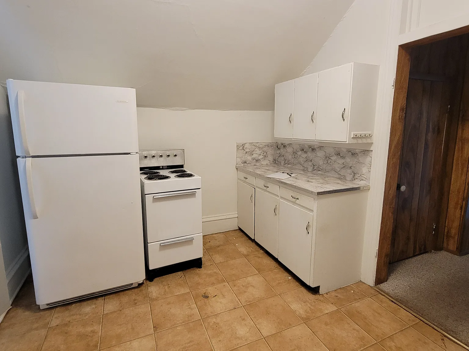 2 bed, $640 — Photo 3