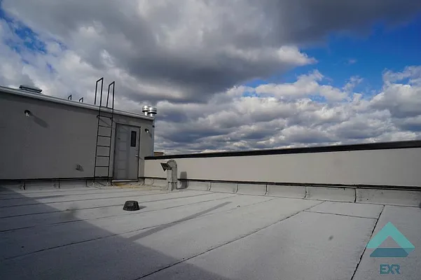 Rented by EXR | media 7