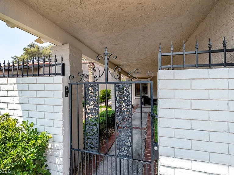2312 Plaza Del Prado — Photo 28