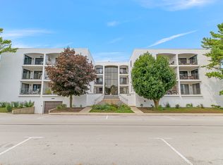 500 Lake View Ave APT 2A, Highwood, IL 60040