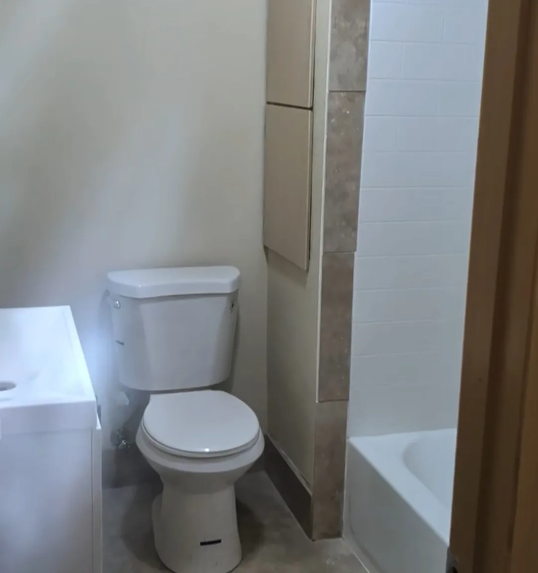 2 bed, 858 sqft, $1,100 — Photo 4