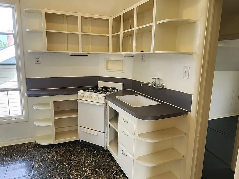 3703 S 7th St #3 — Photo 4