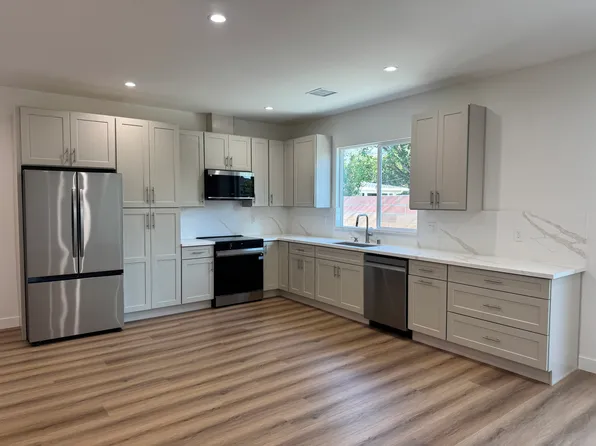 15920 Eccles St, North Hills, CA 91343