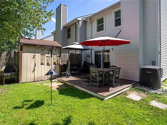 4th image of 4685 Greenlaw Dr