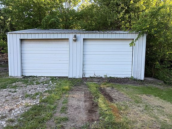 3rd image of 29060 3rd St