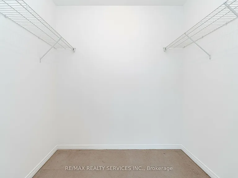 215 Queen St E #211 — Photo 22