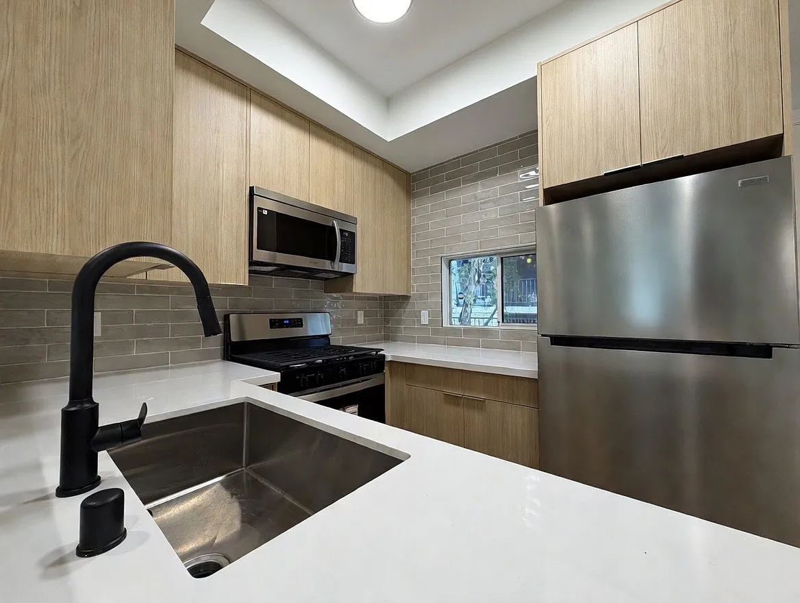 2 bed, 2.5 bath, 1042 sqft, $3,495 — Photo 4