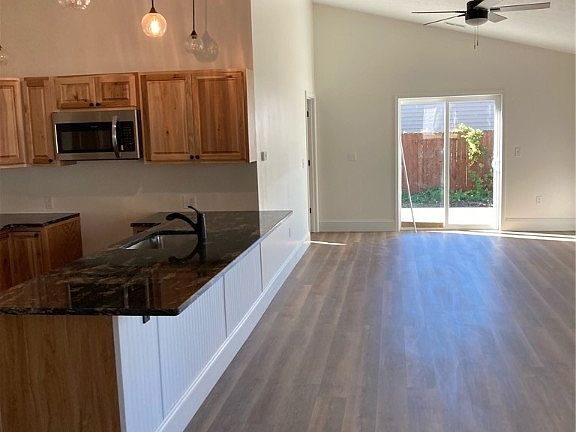 4th image of 10176 Dupont Ave