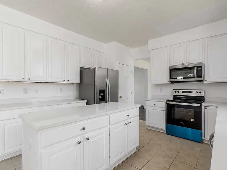 6279 Parkmeadow Ln — Photo 8