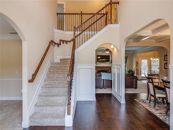 4th image of 1132 Carillon Dr SE