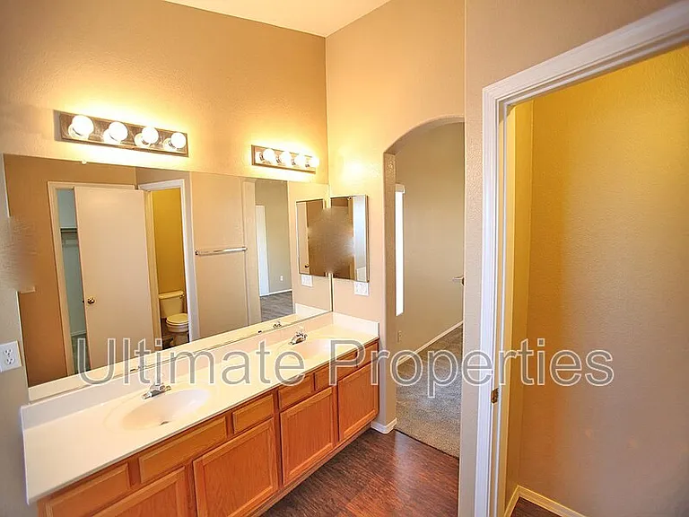 8570 W Rue De Lamour — Photo 22